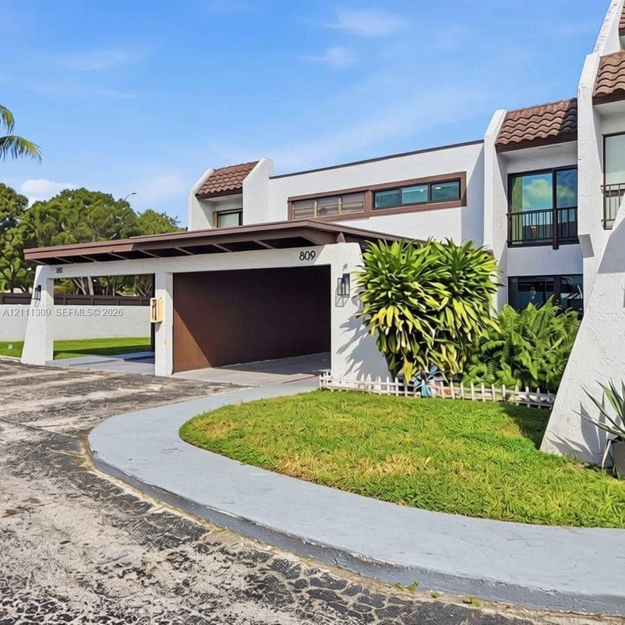 Property photo for 6518 Kendale Lakes Drive, #809, Miami, FL