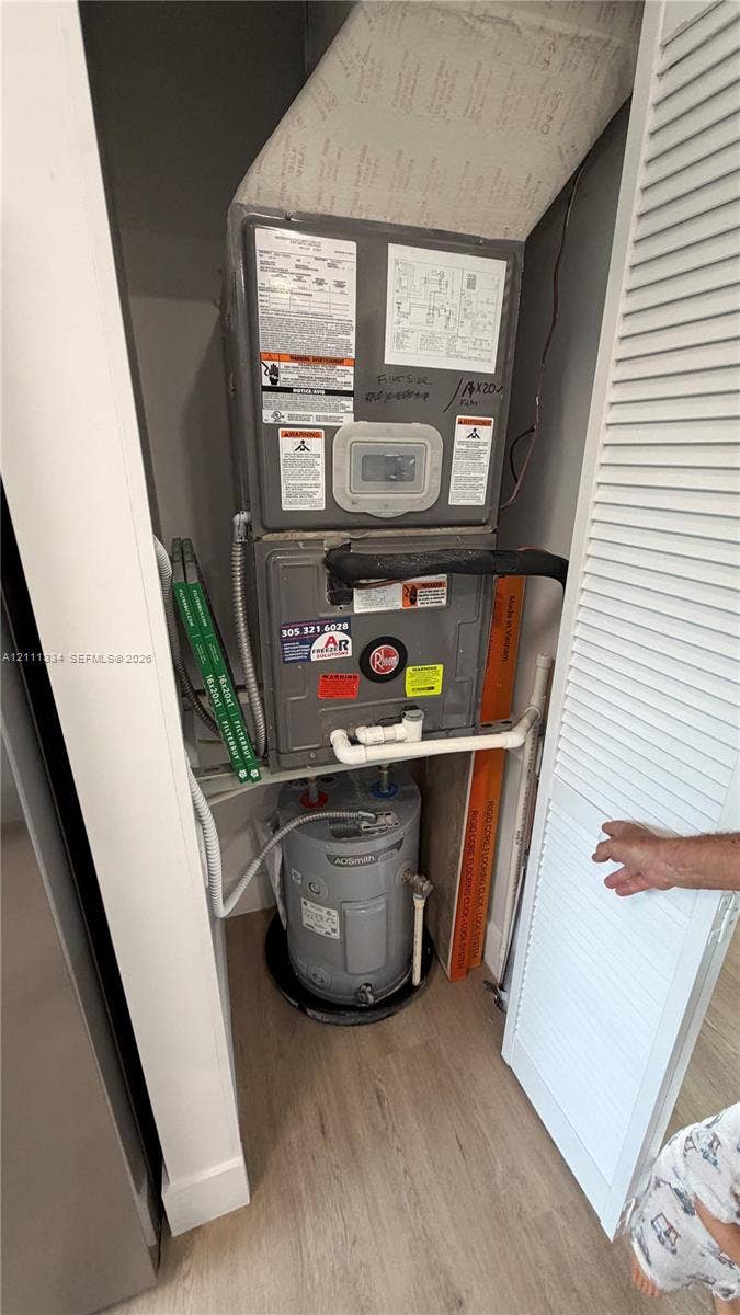 3314 NW 8th, #1, Miami, Miami, FL 33131 Mechanical closet new a/c ans water heater