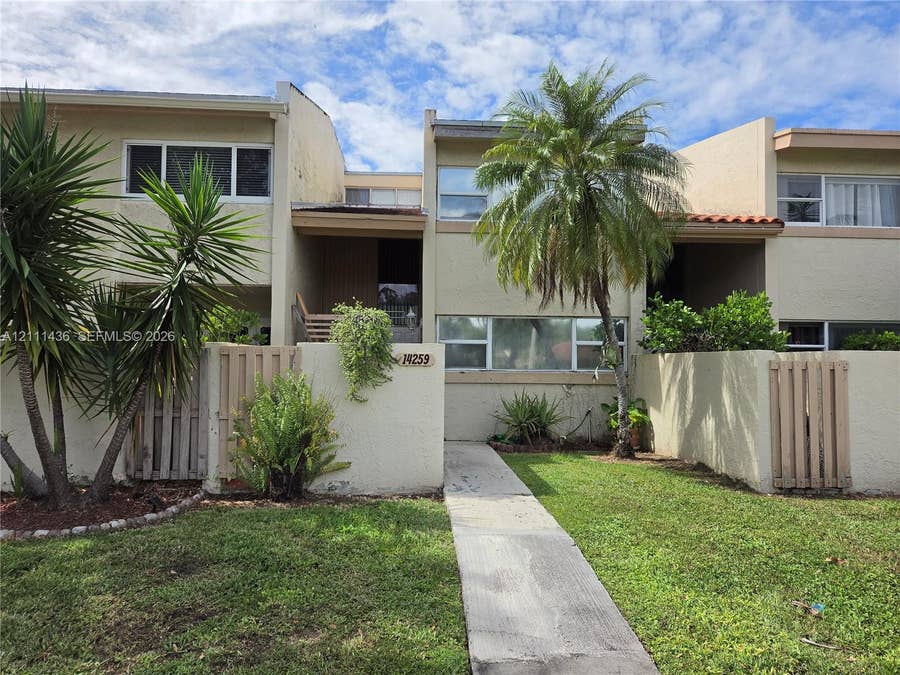 Property photo for 14259 E Kendale Lakes Circle, Miami, FL