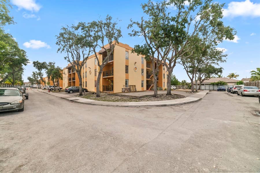 Property photo for 525 W 69th Street, #306, Hialeah, FL