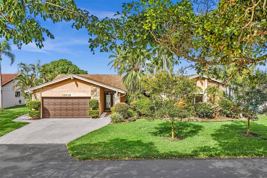 Property photo for 11713 Spinnaker Way, Cooper City, FL