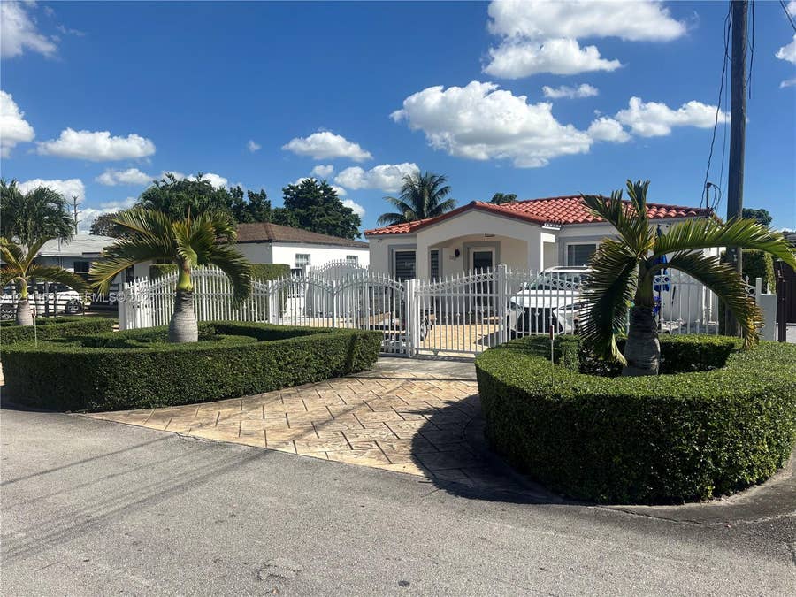 Property photo for 515 SW 65th Avenue, Miami, FL