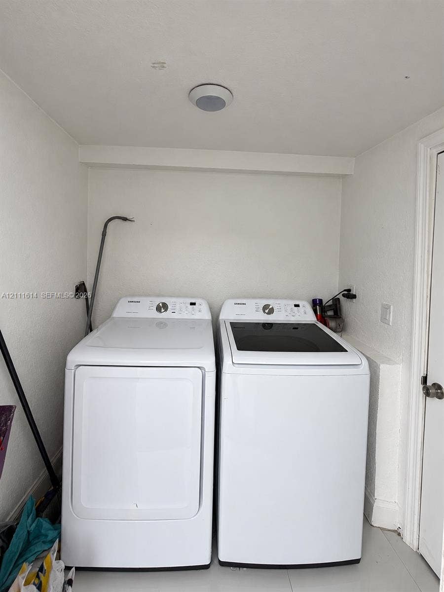 935 NE 164th Street, North Miami Beach, North Miami Beach, FL 33162 Photo 17
