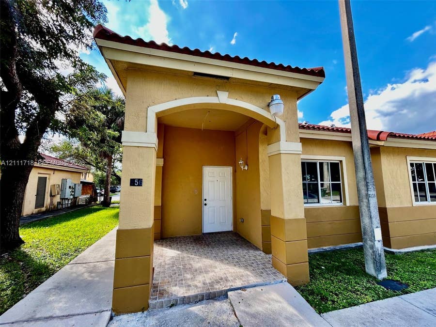 Property photo for 156 NE 13th Avenue, #25, Homestead, FL
