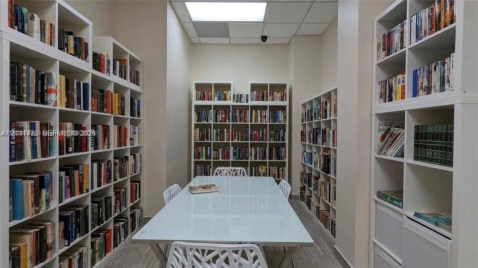 3725 S Ocean Drive, #508, Hollywood, Hollywood, FL 33019 library
