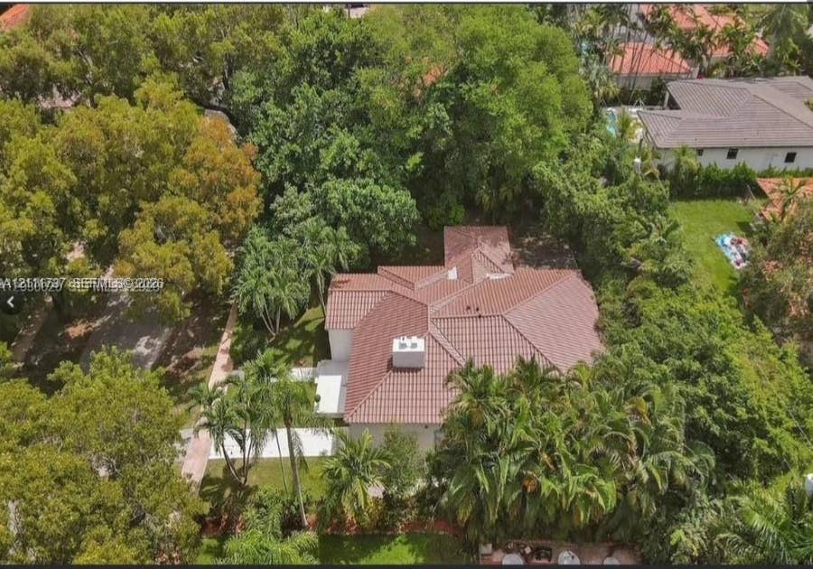 Property photo for 528 Sevilla Avenue, Coral Gables, FL