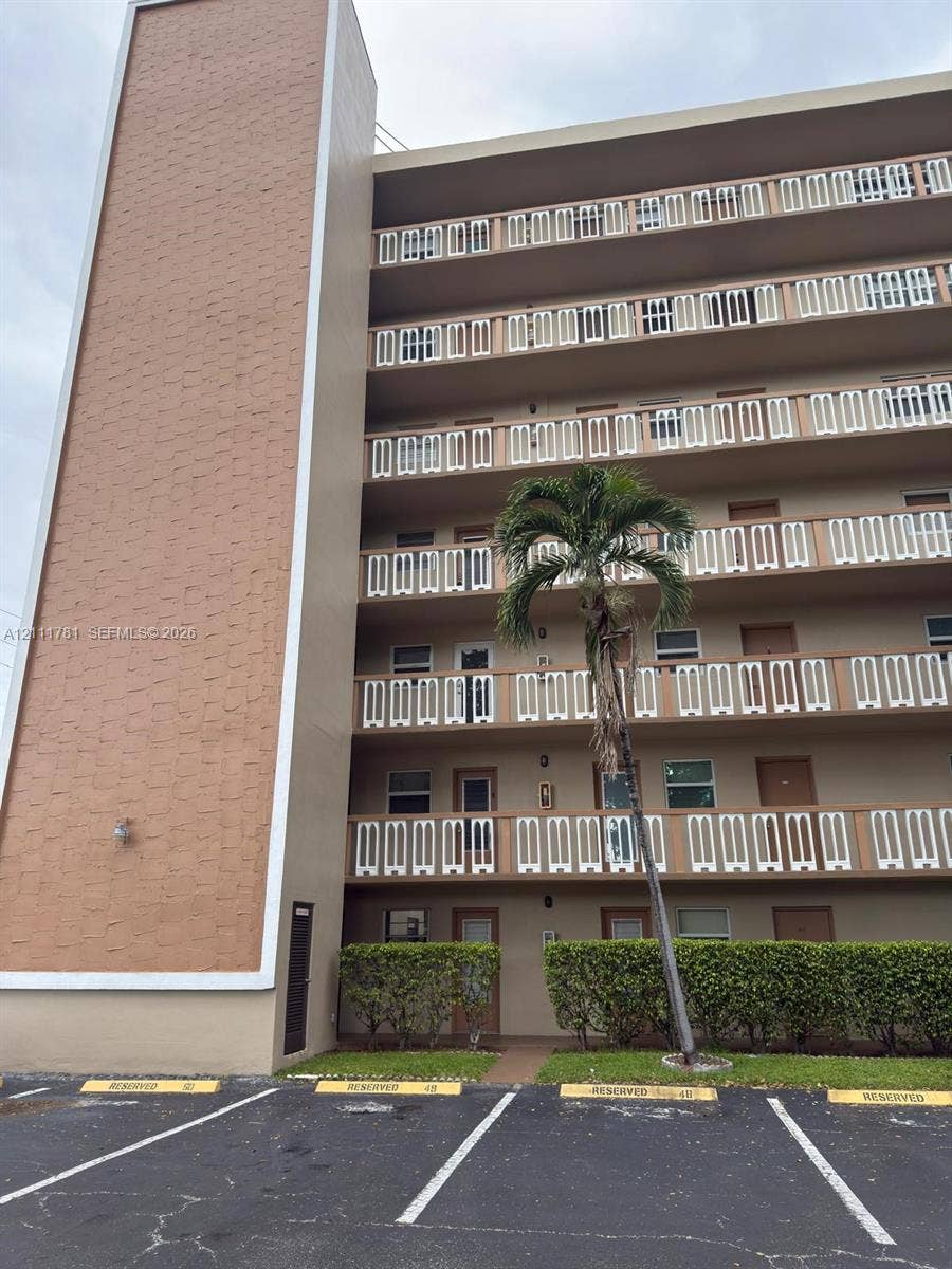 Property photo for 900 NE 12th Avenue, #401, Hallandale Beach, FL