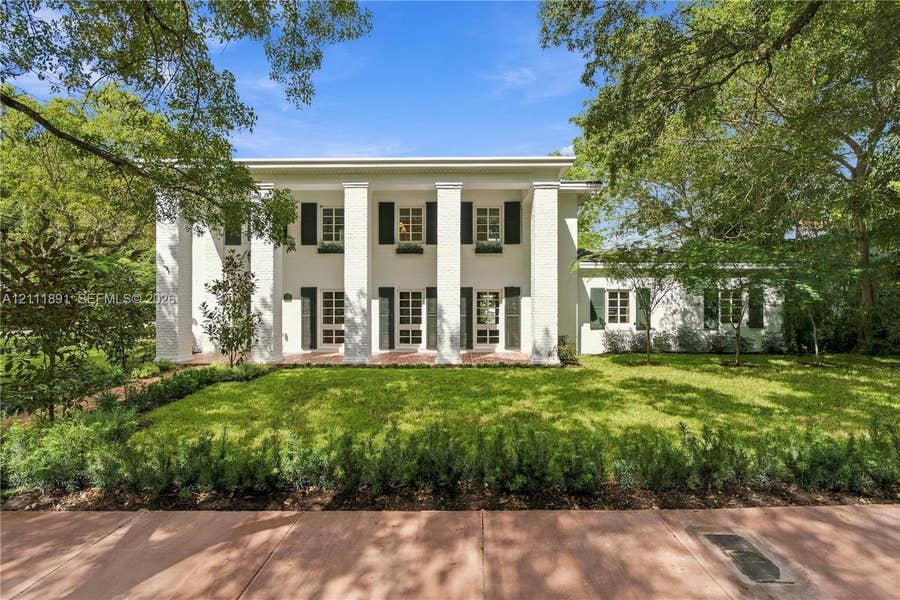 Property photo for 1259 Alhambra Circle, Coral Gables, FL