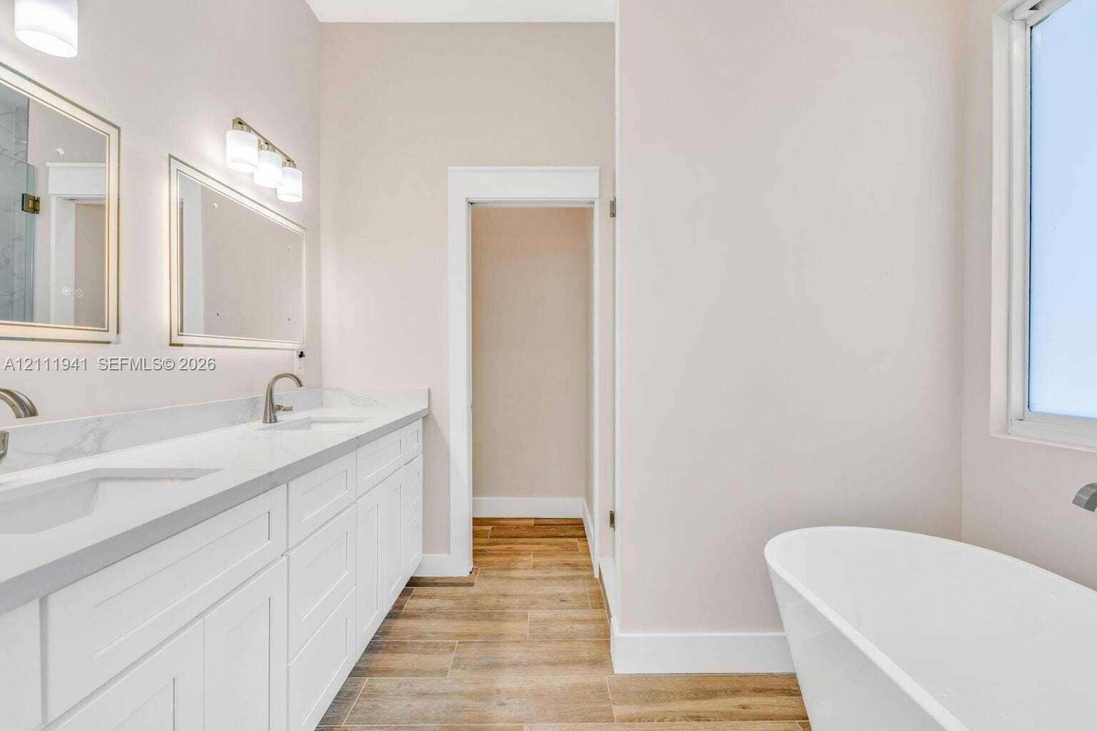 30995 Watson Boulevard, Big Pine Key, FL 33043 Primary En-Suite Bath
