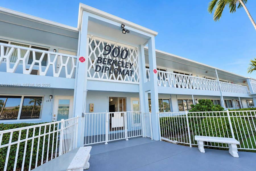Property photo for 900 Atlantic Shores Boulevard, #101, Hallandale Beach, FL