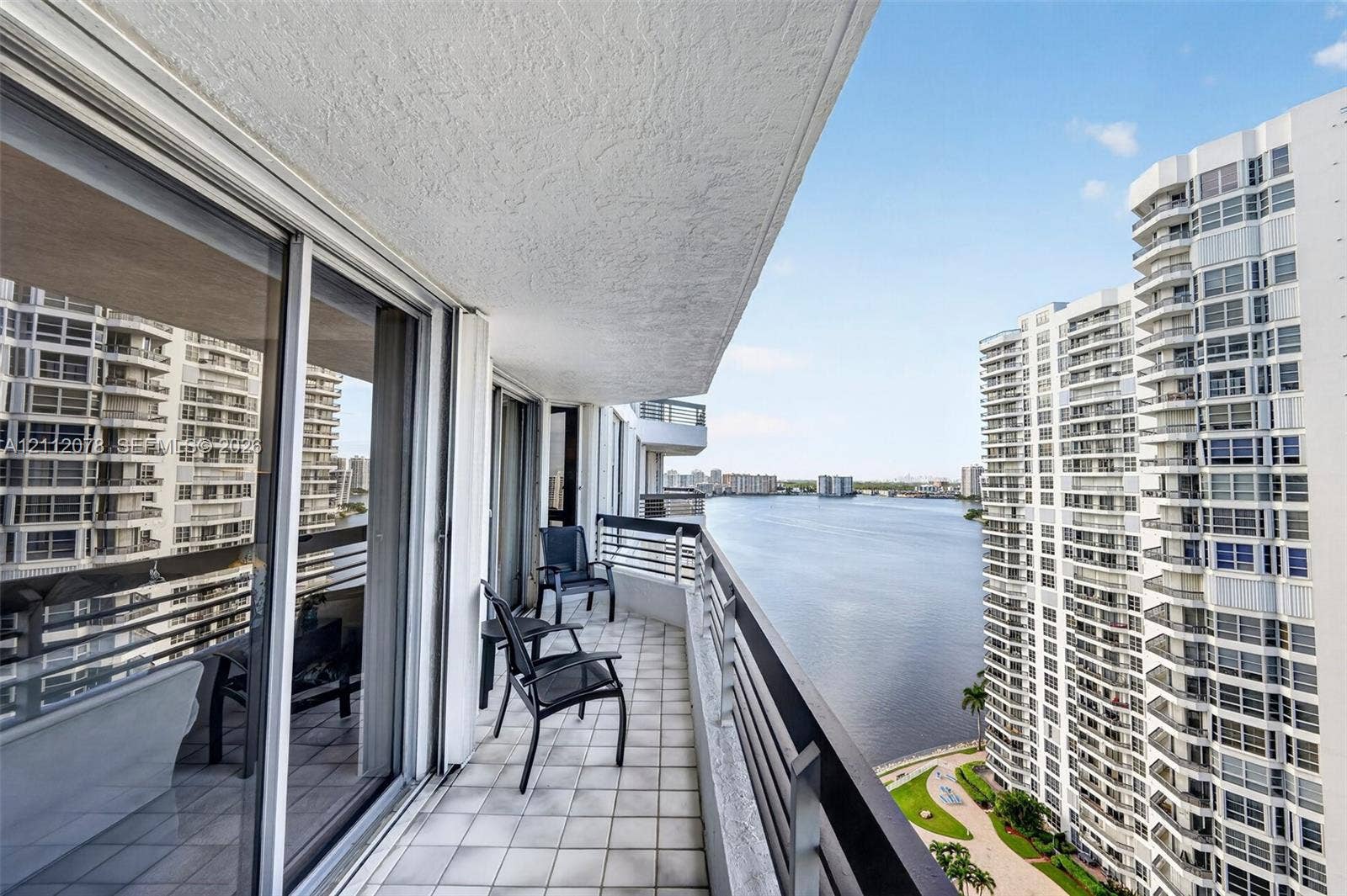 19195 NE 36th Court, #2202, Aventura, FL 33180 Photo 2