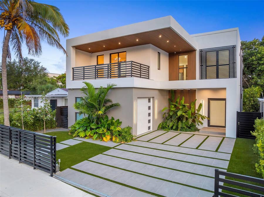 Property photo for 260 NW 47th Street, Miami, FL