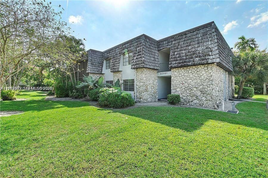 Property photo for 3115 Oakland Shores Drive, #E208, Oakland Park, FL