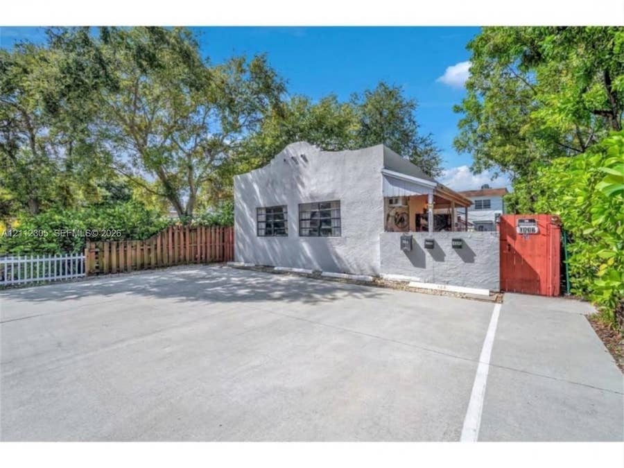 Property photo for 1008 N 18th Court, Hollywood, FL