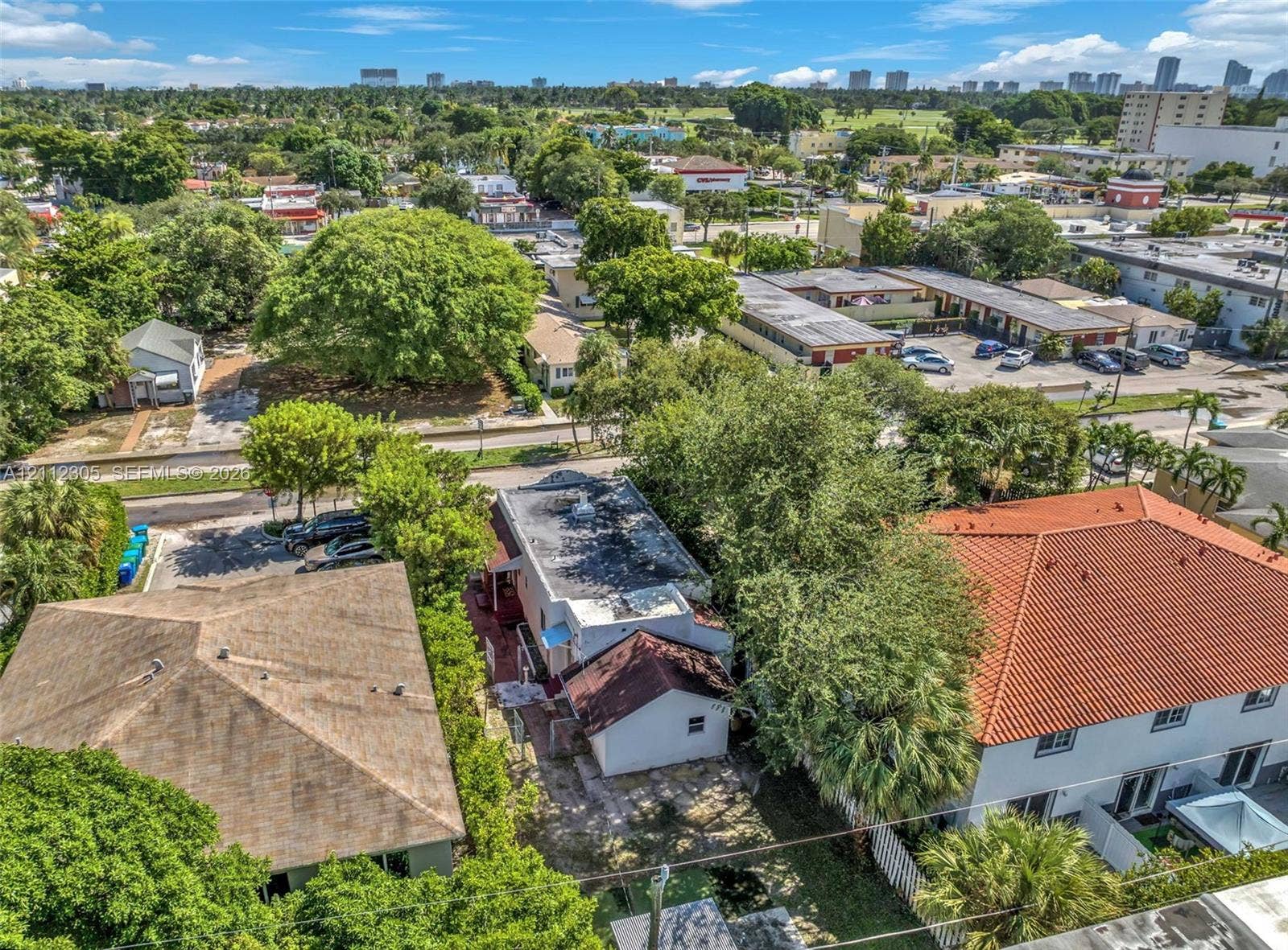 1008 N 18th Court, Hollywood, FL 33020 Aerial view of the property and the surrounding neighborhood.