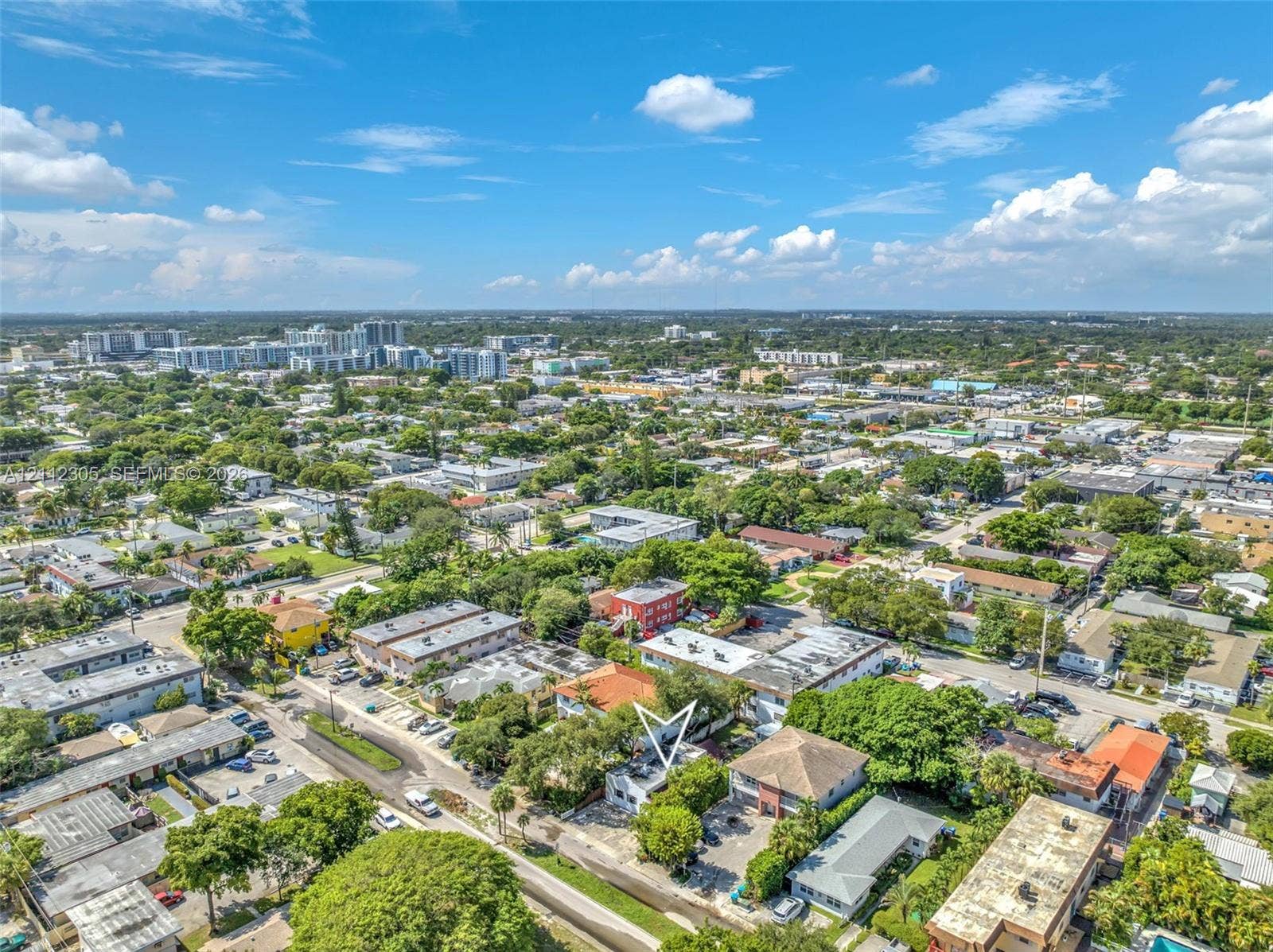 1008 N 18th Court, Hollywood, FL 33020 Aerial view of the property and the surrounding neighborhood.