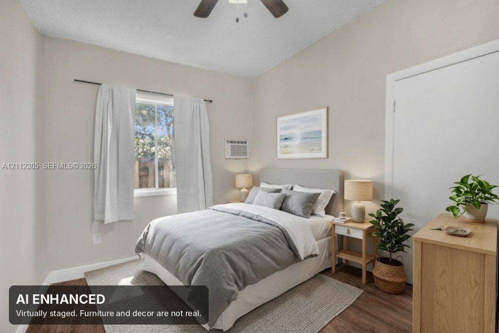 1008 N 18th Court, Hollywood, FL 33020 Virtually staged (AI). Furniture and decor are not real. The unaltered original is the previous photo.