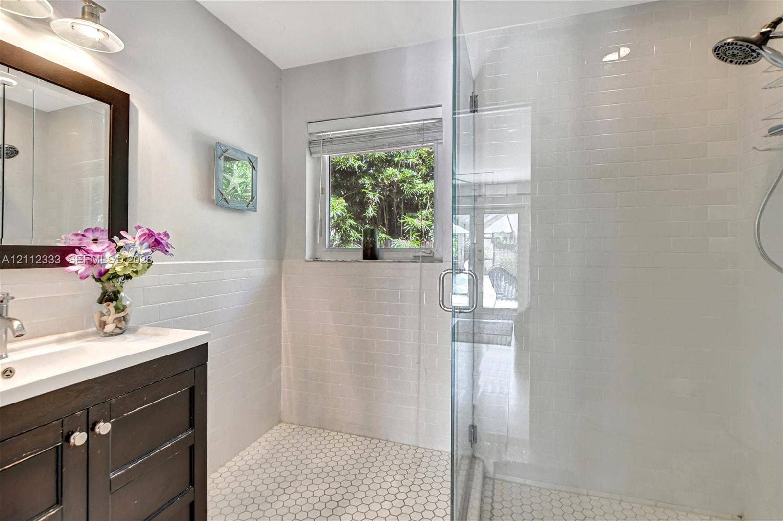 Photo 51