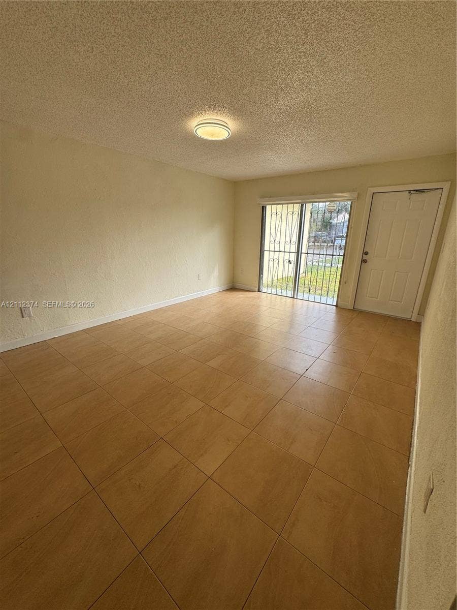 Living/dining room