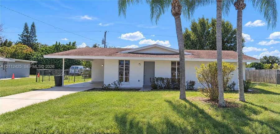 Property photo for 154 SE Soneto Court, Port St Lucie, FL