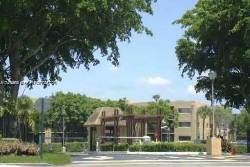 ENTRANCE TO HORIZONS COMPLEX