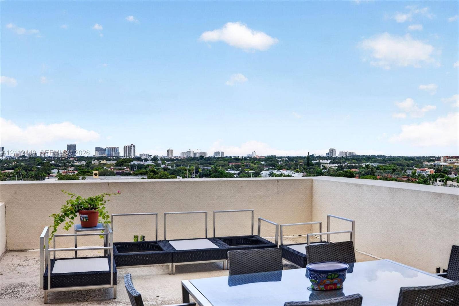110 N Federal Highway, #914, Fort Lauderdale, FL 33301 Huge Open-air terrace with expansive urban skyline scenery