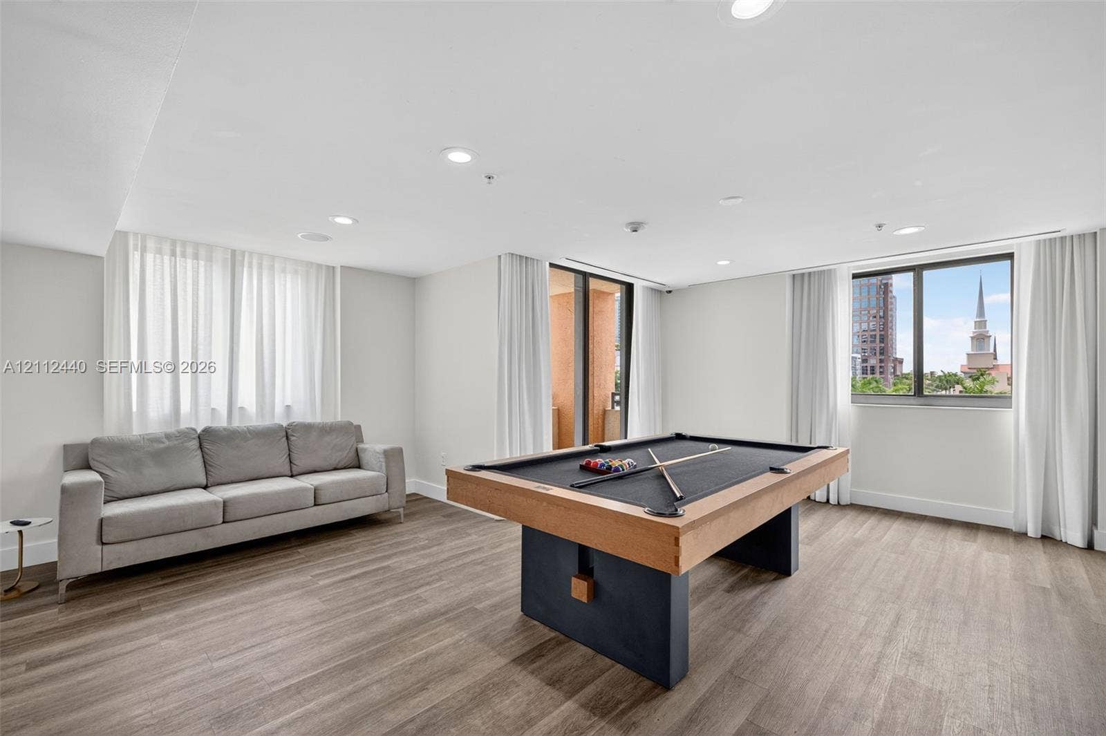110 N Federal Highway, #914, Fort Lauderdale, FL 33301 Open-concept Game Room