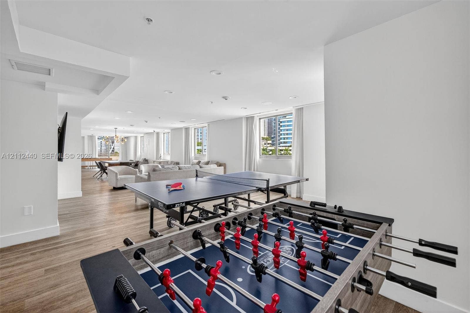 110 N Federal Highway, #914, Fort Lauderdale, FL 33301 Community Game Room