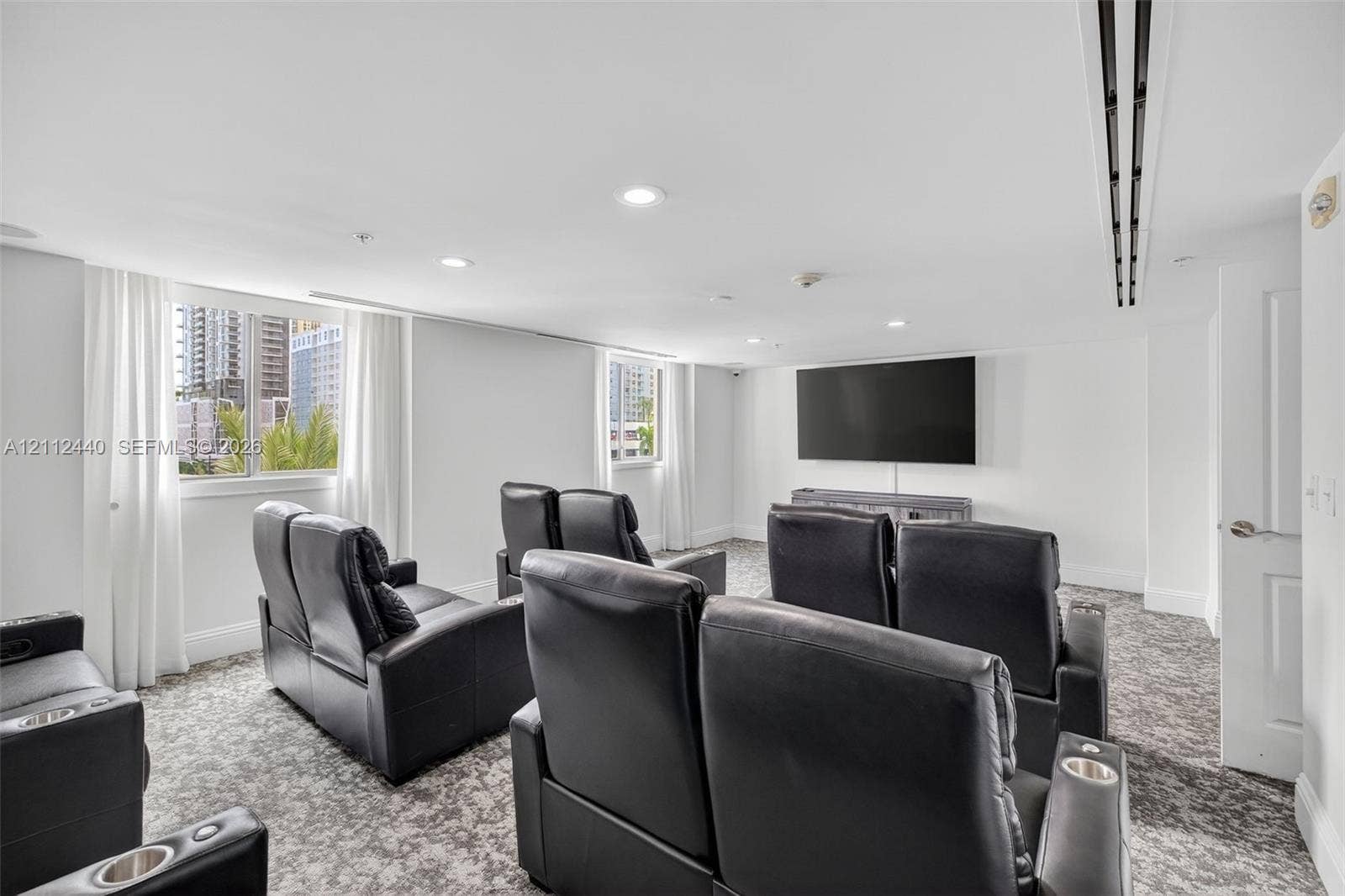 110 N Federal Highway, #914, Fort Lauderdale, FL 33301 Community Media room