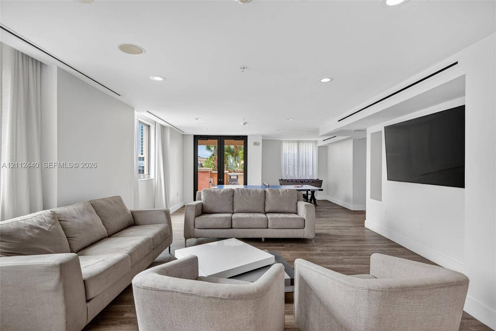 110 N Federal Highway, #914, Fort Lauderdale, FL 33301 Community Room you can reserve