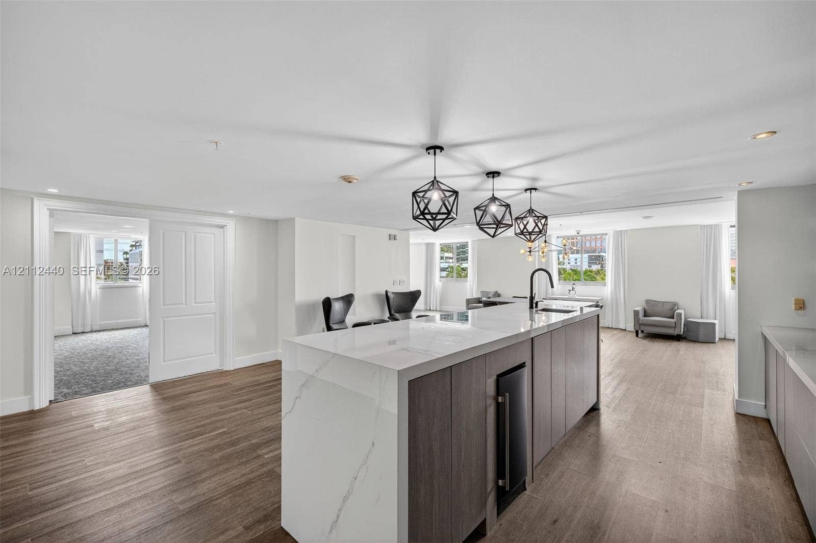 110 N Federal Highway, #914, Fort Lauderdale, FL 33301 Community Room Kitchen