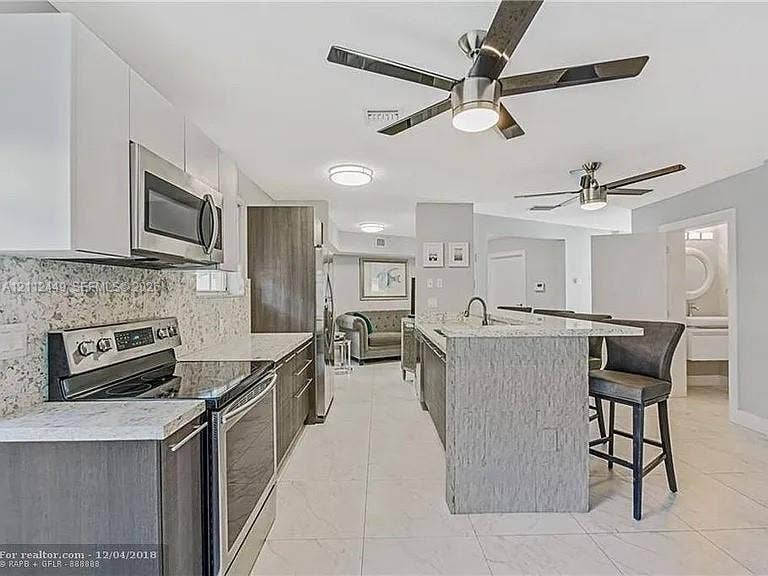 Property photo for 725 SE 14th Court, Fort Lauderdale, FL