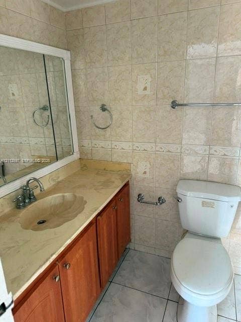 210 172 Street, #326, Sunny Isles Beach, FL 33160 Photo 6
