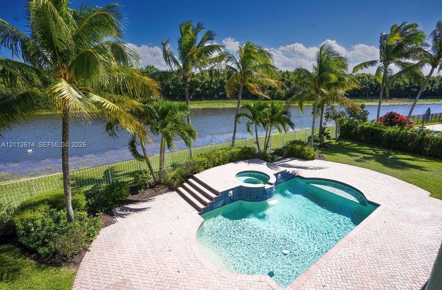 Property photo for 1422 Victoria Isle Drive, Weston, FL