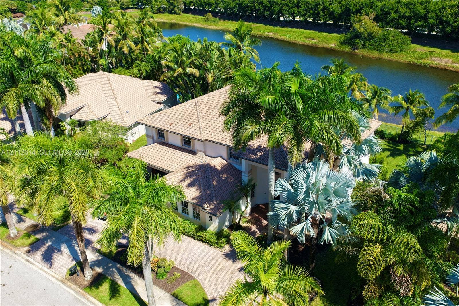 1422 Victoria Isle Drive, Weston, FL 33327 Photo 9