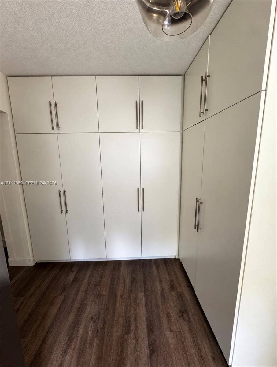 2040 NW 14th Street, Miami, FL 33125 Photo 10