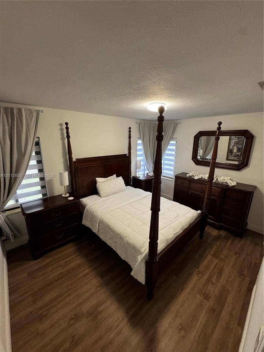 2040 NW 14th Street, Miami, FL 33125 Photo 14