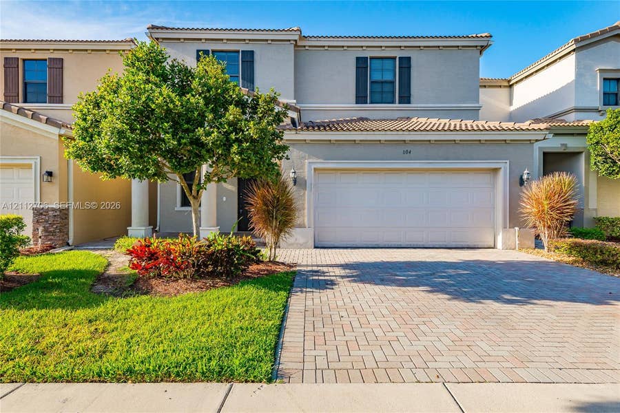 Property photo for 804 NE 191st Street, Miami, FL