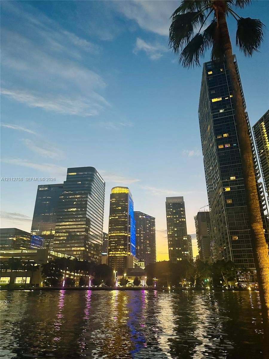 475 Brickell Avenue, #2011, Miami, FL 33131 Photo 28
