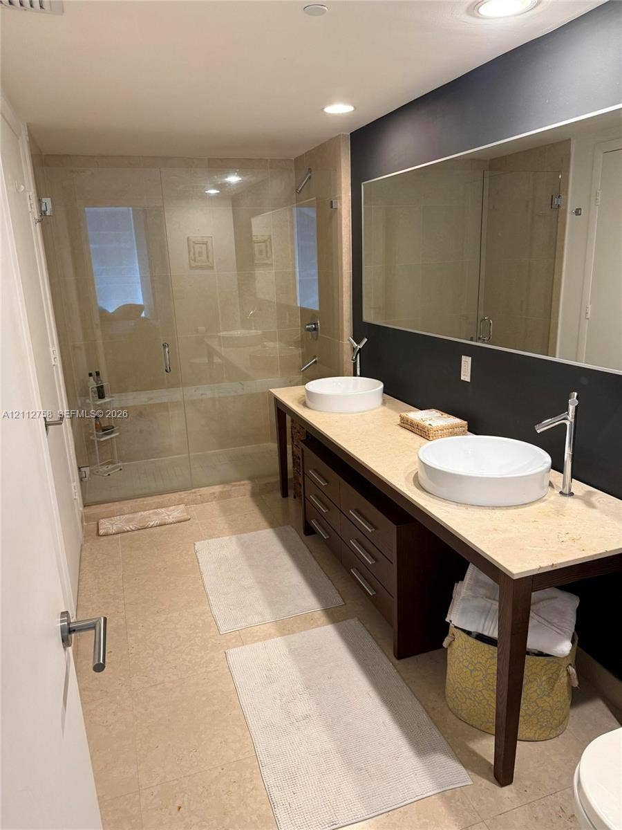 475 Brickell Avenue, #2011, Miami, FL 33131 Photo 10