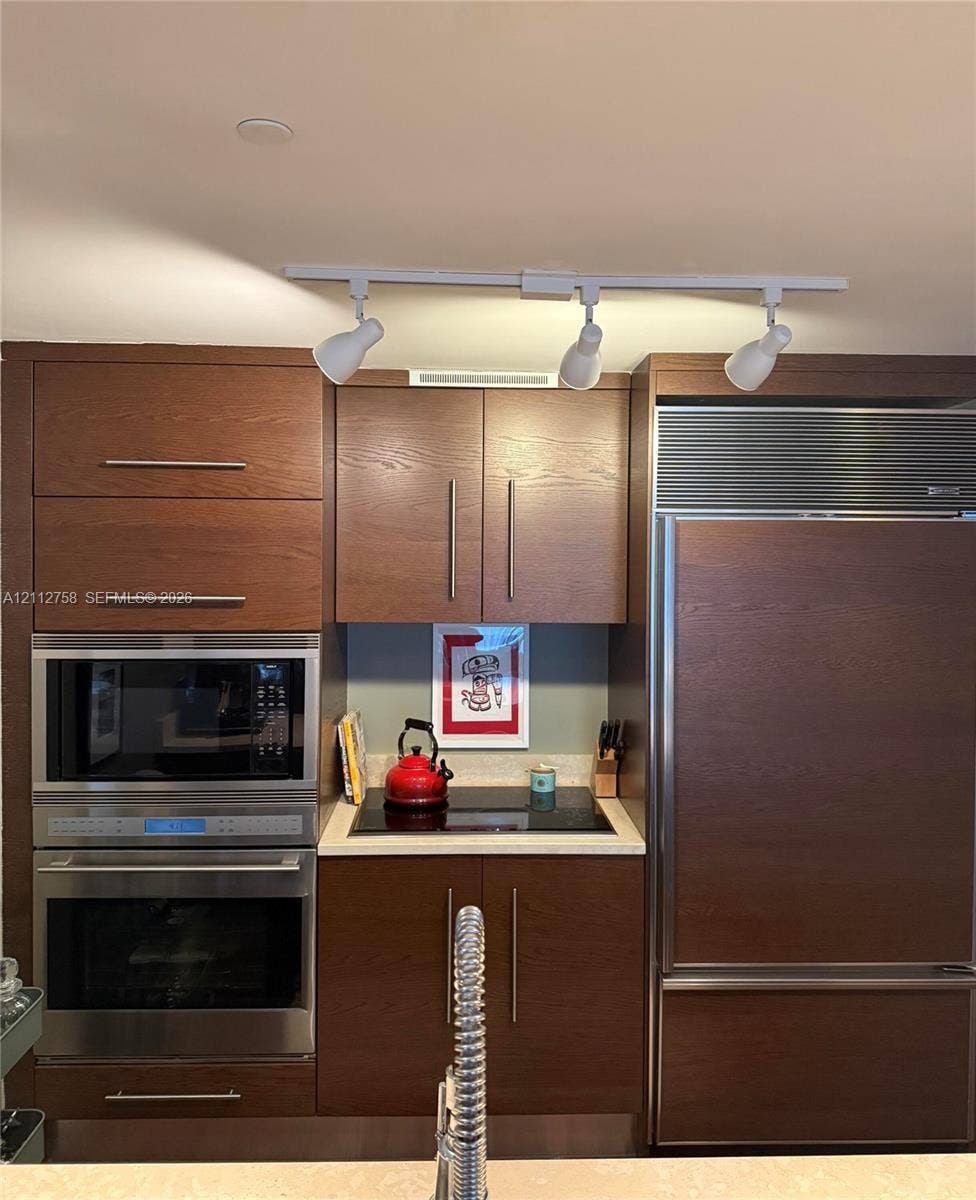 475 Brickell Avenue, #2011, Miami, FL 33131 Photo 4