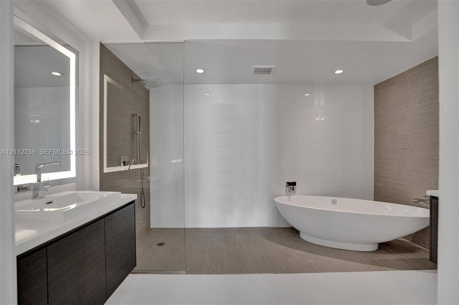 330 Sunny Isles Boulevard, #5-2207, Sunny Isles Beach, FL 33160 Photo 15