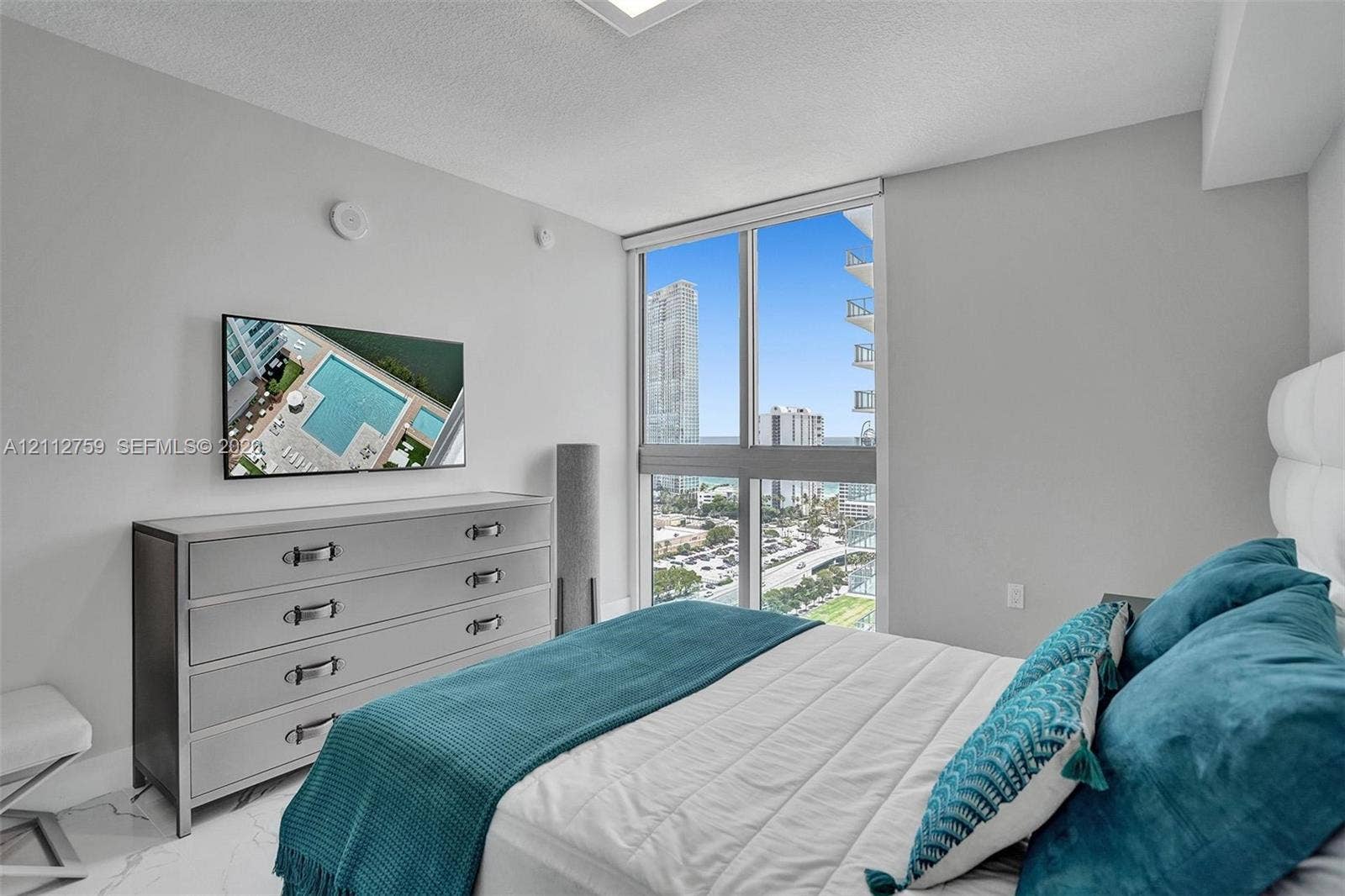 330 Sunny Isles Boulevard, #5-2207, Sunny Isles Beach, FL 33160 Photo 19