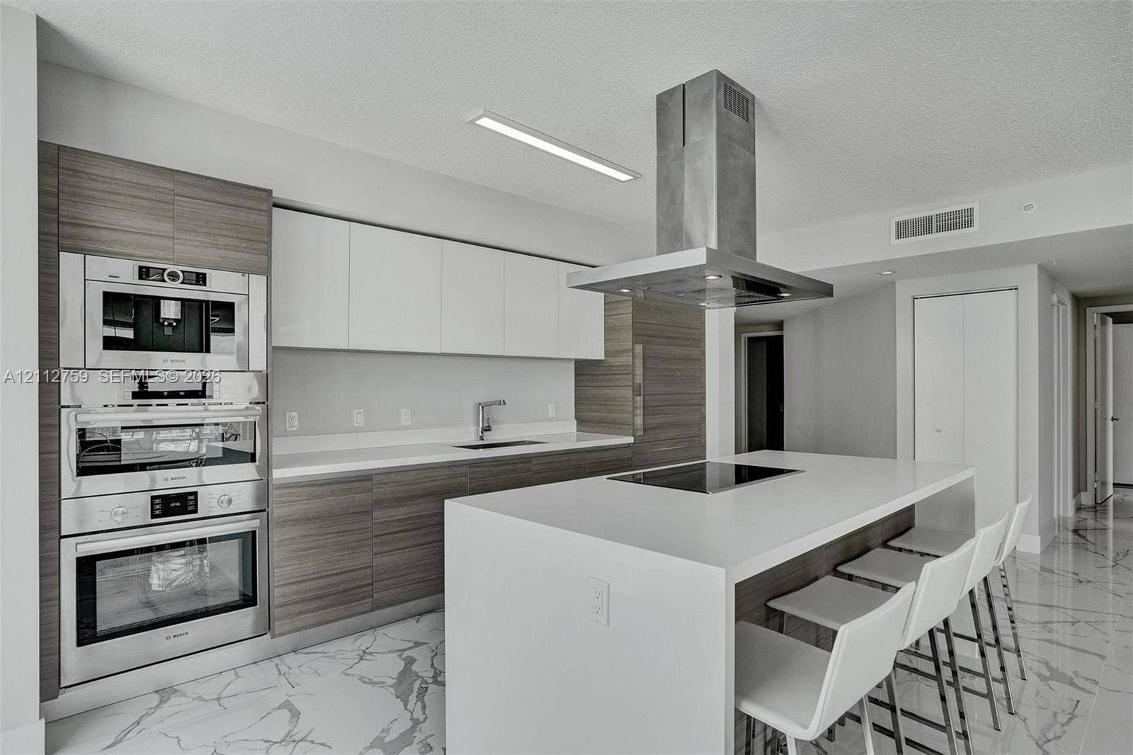330 Sunny Isles Boulevard, #5-2207, Sunny Isles Beach, FL 33160 Photo 4