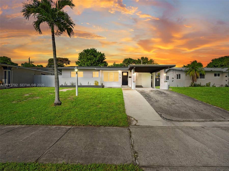 Property photo for 231 SW 28th Terrace, Fort Lauderdale, FL