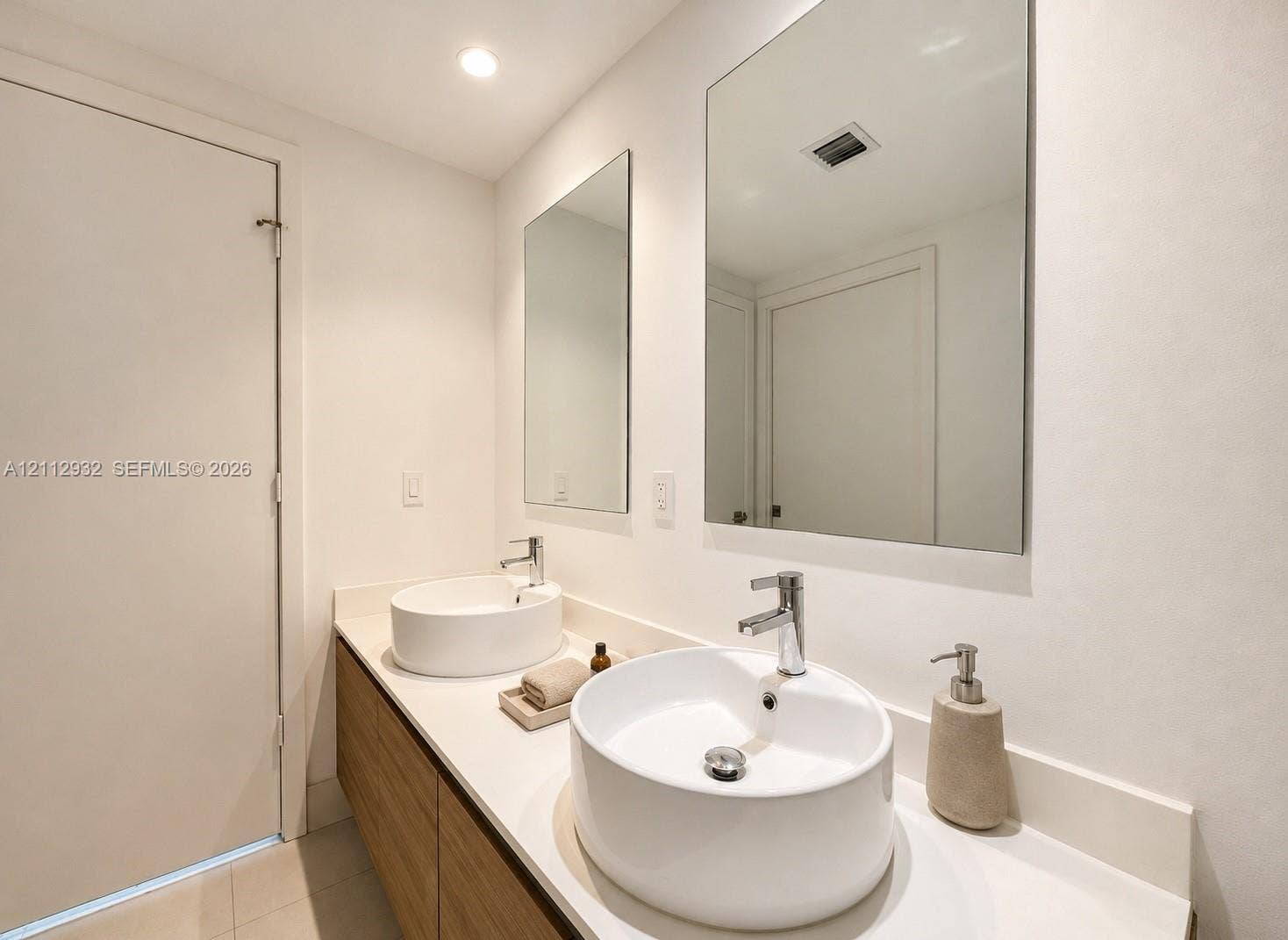 121 NE 34th Street, #903, Miami, FL 33137 Photo 10