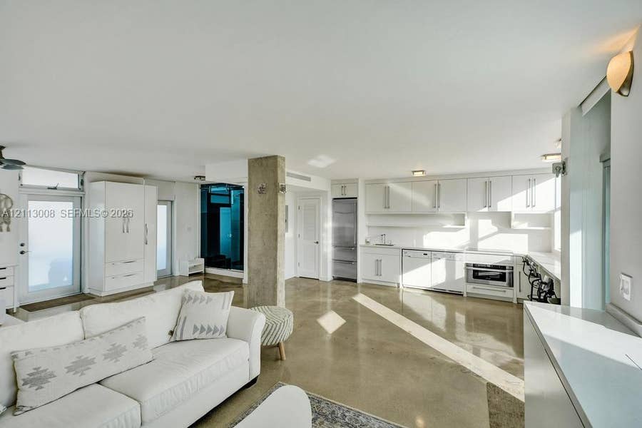 Property photo for 301 Ocean Drive, #402, Miami Beach, FL