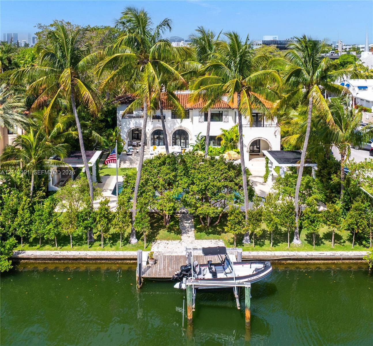 3681 Flamingo Drive, Miami Beach, FL 33140 Photo 3