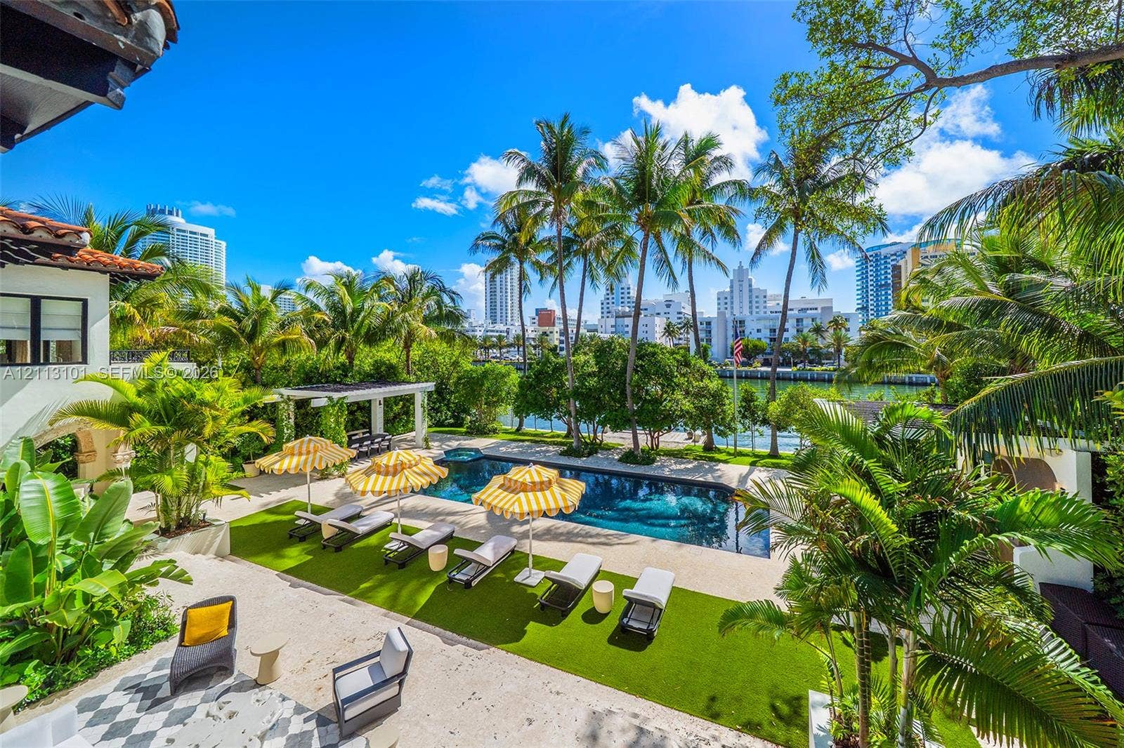 3681 Flamingo Drive, Miami Beach, FL 33140 Photo 2