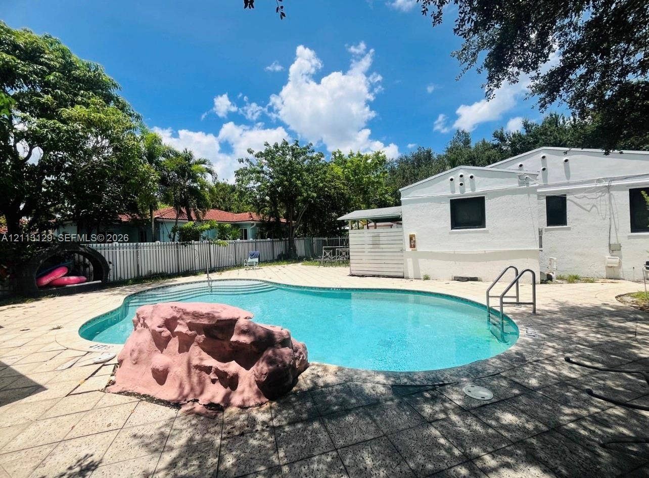 2000 Monroe Street, #1, Hollywood, Hollywood, FL 33020 Photo 2
